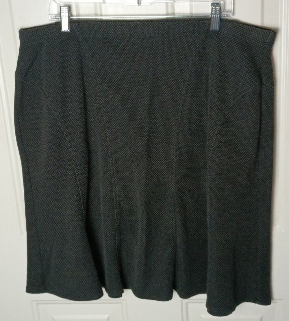 Fashion Bug Women 18/20W 2x Black & Gray Printed A-line Flared Y2K Pull-On Skirt